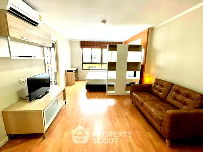 Condos for sale Sathon : 1-BR Condo at Lumpini Place Suanplu Sathorn near MRT Lumphini (ID 2197235)