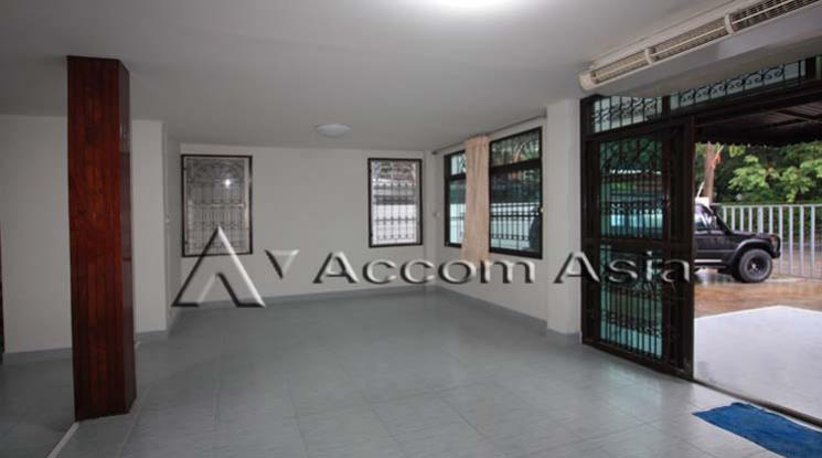 รูป 🔼🔽 AccomA 📩 Home Office 4 BR House in Khwaeng Sam Sen Nai (2319299) - รูปที่ 2/9