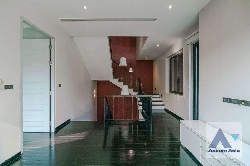 picture 🔼🔽 AccomA 📩 Private Swimming Pool,Double High Ceiling 4 BR House in Khlong Ton Nuea (AA42532) - 18/20