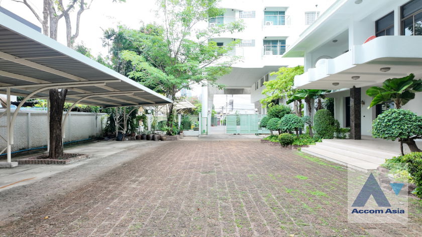 รูป 🔼🔽 AccomA 📩 Private Swimming Pool 4 BR House in Khlong Ton Nuea (AA40098) - รูปที่ 4/20