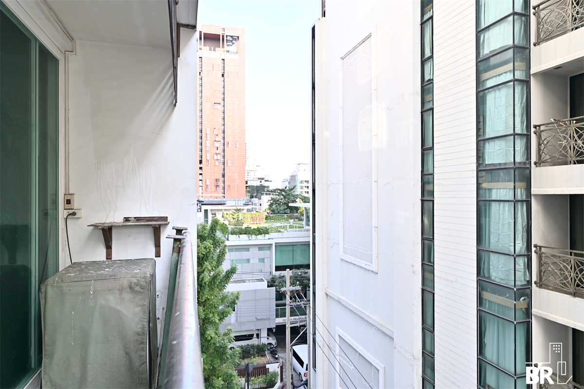 picture Wind Sukhumvit 23 near MRT Sukhumvit Station Price better than expected!! - 8/10