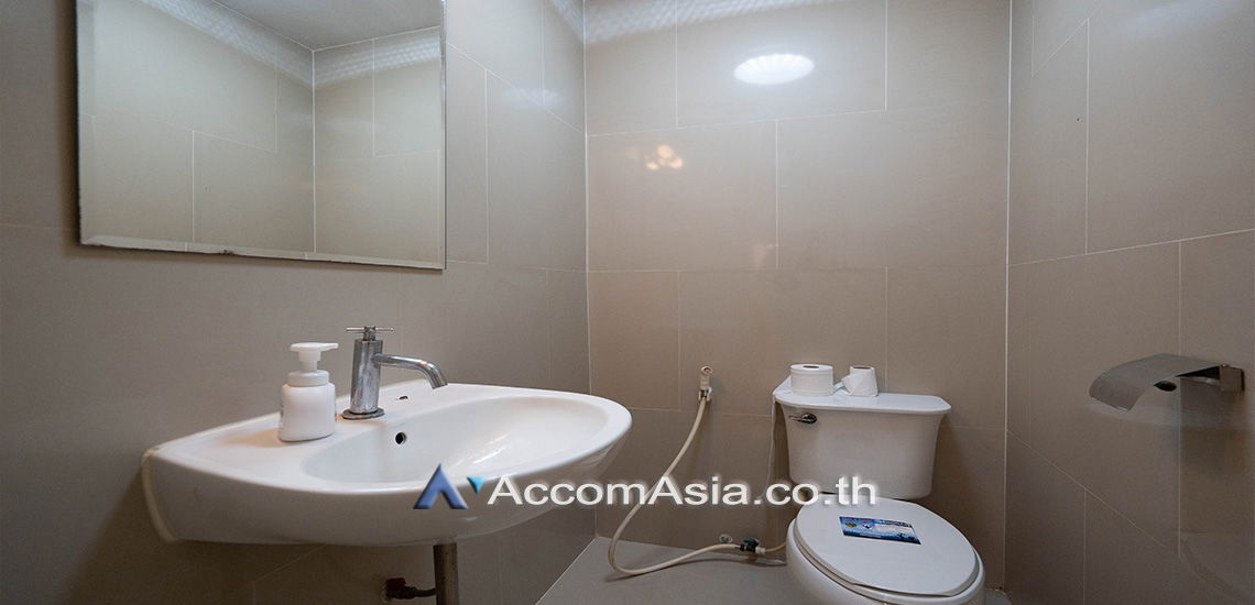 picture 🔼🔽 AccomA 📩 Pet friendly 4 BR House in Khlong Ton Nuea (2517228) - 14/19