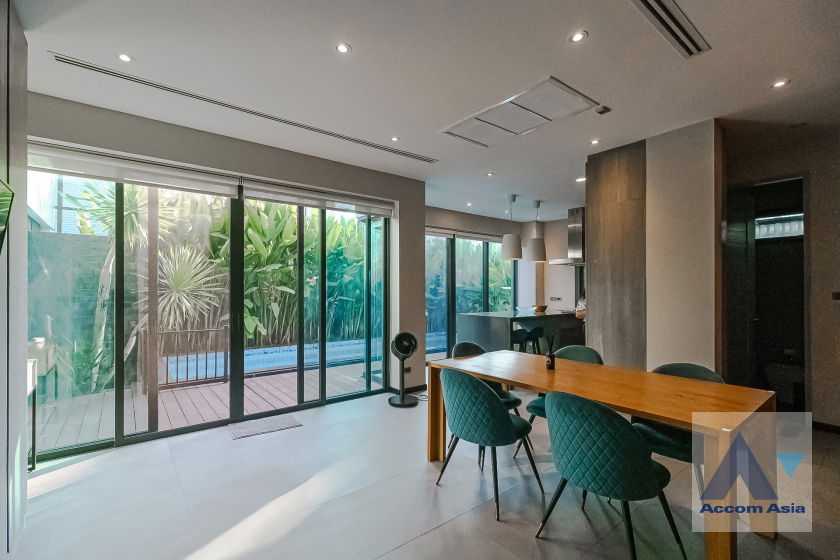 picture 🔼🔽 AccomA 📩 Private Swimming Pool,Double High Ceiling 4 BR House in Khlong Ton Nuea (AA42532) - 5/20