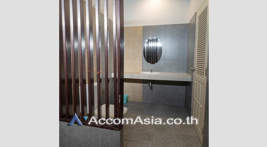 picture 🔼🔽 AccomA 📩  3 BR Townhouse in  (2520238) - 10/11