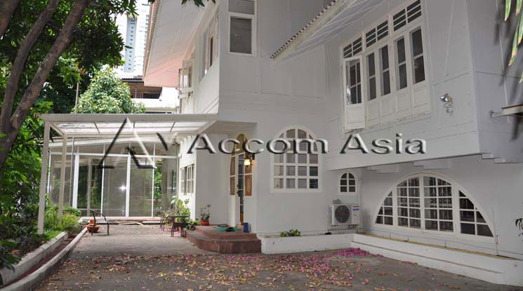 รูป 🔼🔽 AccomA 📩 Colonial-style home with spacious layout and steel kitchen (10002403) - รูปที่ 4/20