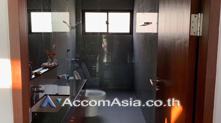 รูป 🔼🔽 AccomA 📩 Private Swimming Pool 5 BR House in Phra Khanong Nuea (13000256) - รูปที่ 13/19