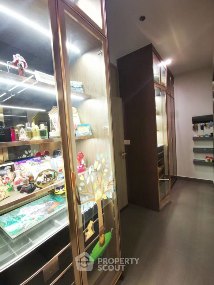 picture 2-BR Condo at Noble Ploenchit near BTS Phloen Chit (ID 829105) - 2/16