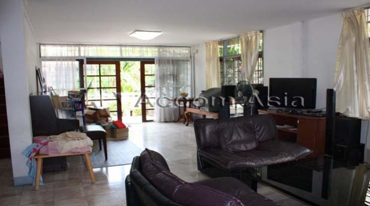 picture 🔼🔽 AccomA 📩  4 BR House in  (1715228) - 6/9