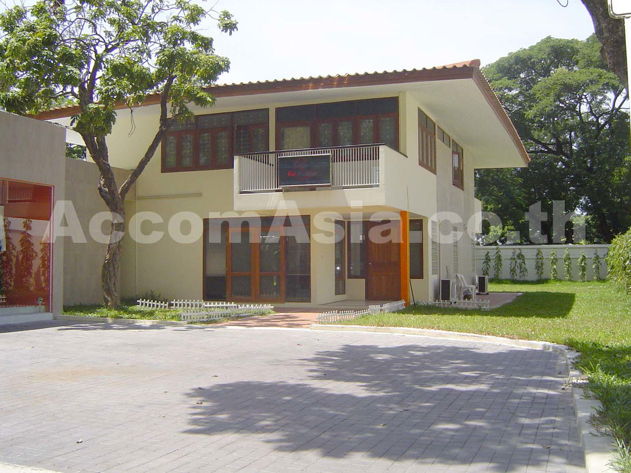 picture 🔼🔽 AccomA 📩  3 BR House in Khlong Ton Nuea (90330) - 2/2