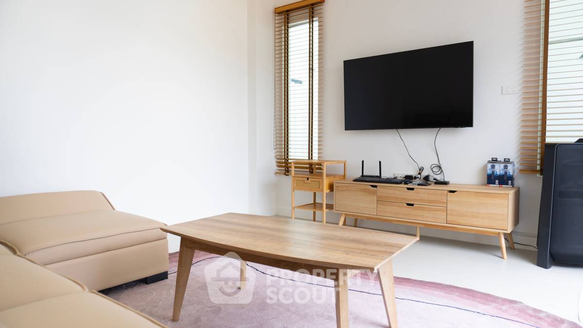 รูป วิลล่า 4-ห้องนอน ใกล้ เมืองหัวหิน (ID 2198636) - รูปที่ 3/12