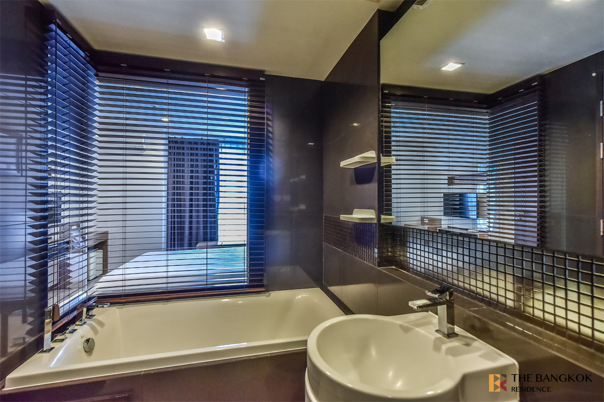 รูป ริธึ่ม สาทร คอนโด Luxury พร้อมอยู่บนทำเลที่ดีที่สุด ใกล้ BTS สถานีสะพานตากสิน - รูปที่ 3/9