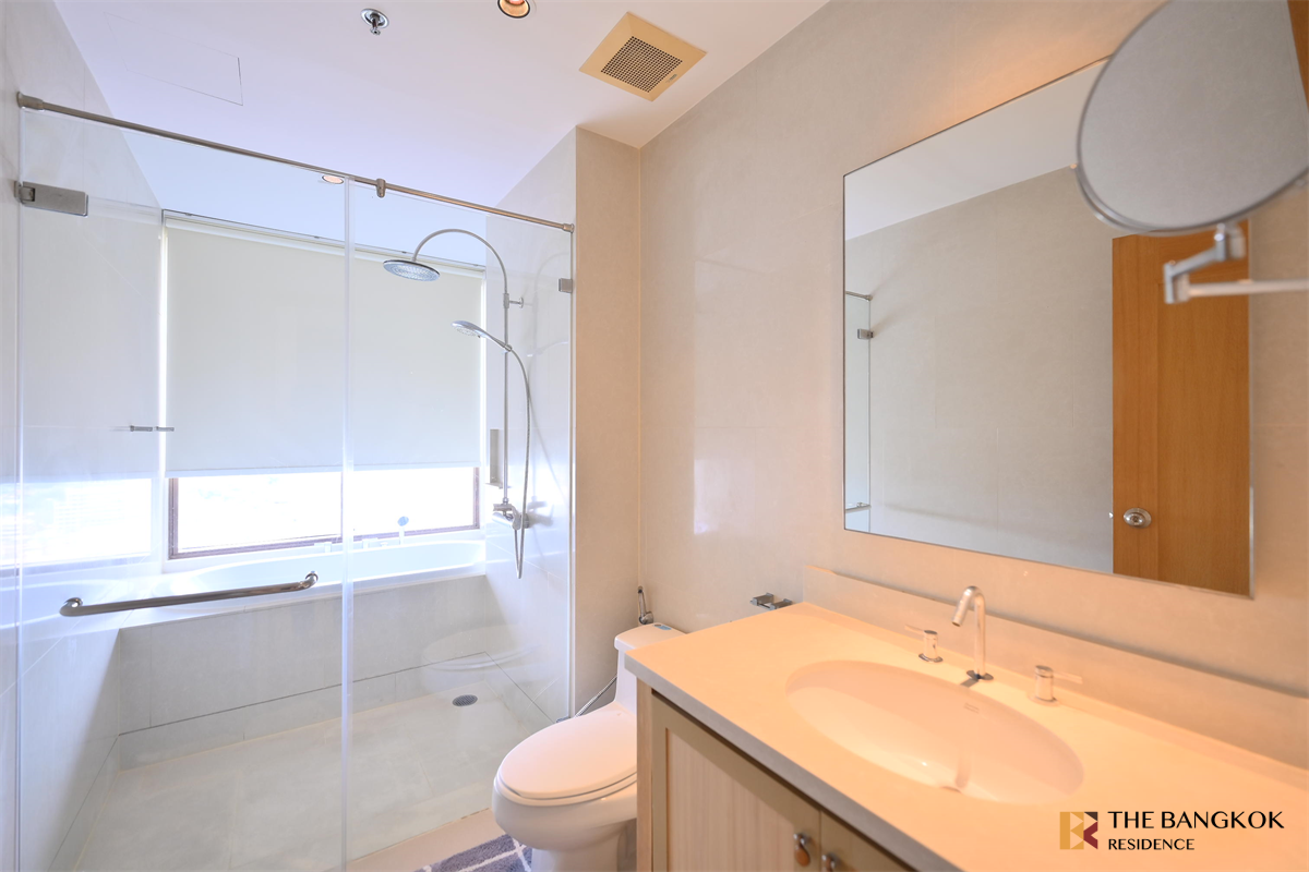 picture Luxury Unit, Ready for You Without the Wait The Emporio Place - 5/10