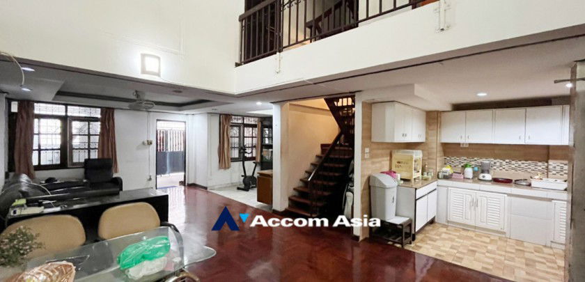 picture 🔼🔽 AccomA 📩  3 BR Townhouse in  (AA13908) - 4/19