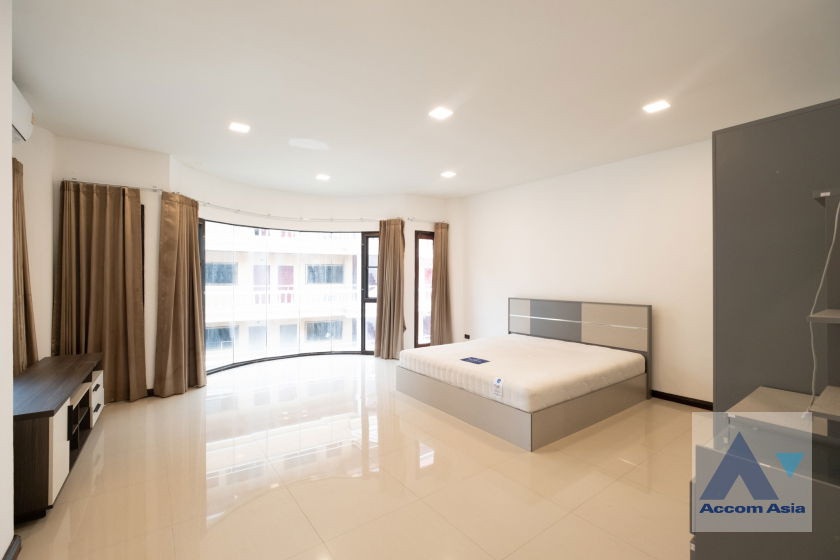 picture 🔼🔽 AccomA 📩  5 BR Townhouse @ (13001499) - 9/20
