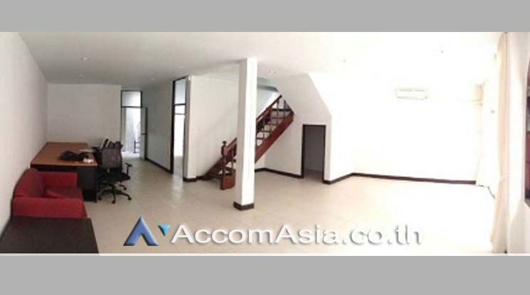 picture 🔼🔽 AccomA 📩  4 BR Townhouse in Khlong Toei Nuea (AA16379) - 4/4