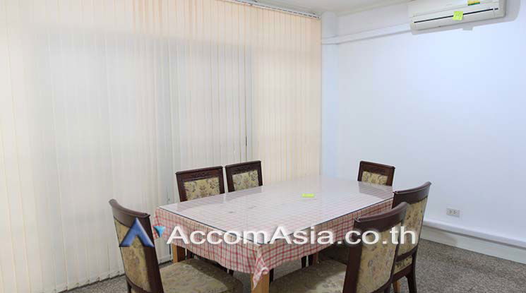 รูป 🔼🔽 AccomA 📩 Home Office 4 BR Townhouse in Khlong Toei Nuea (AA18310) - รูปที่ 17/17