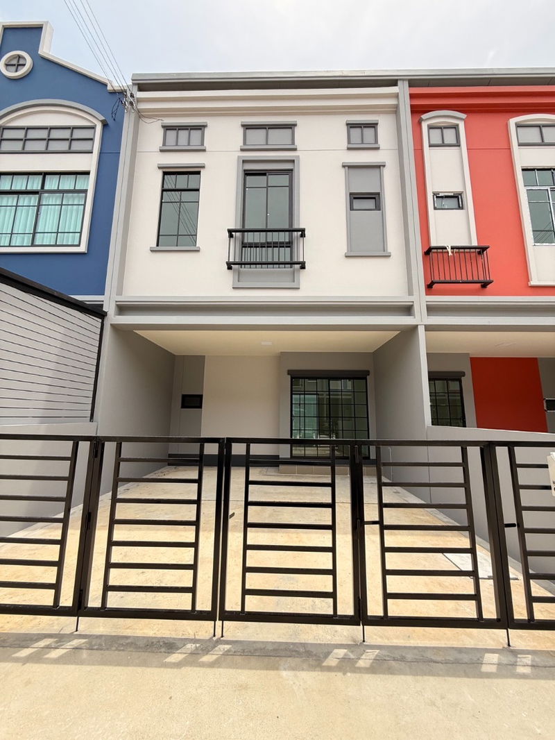 Townhouses for sale : Siri Place Ratchapruek - Nakorn in