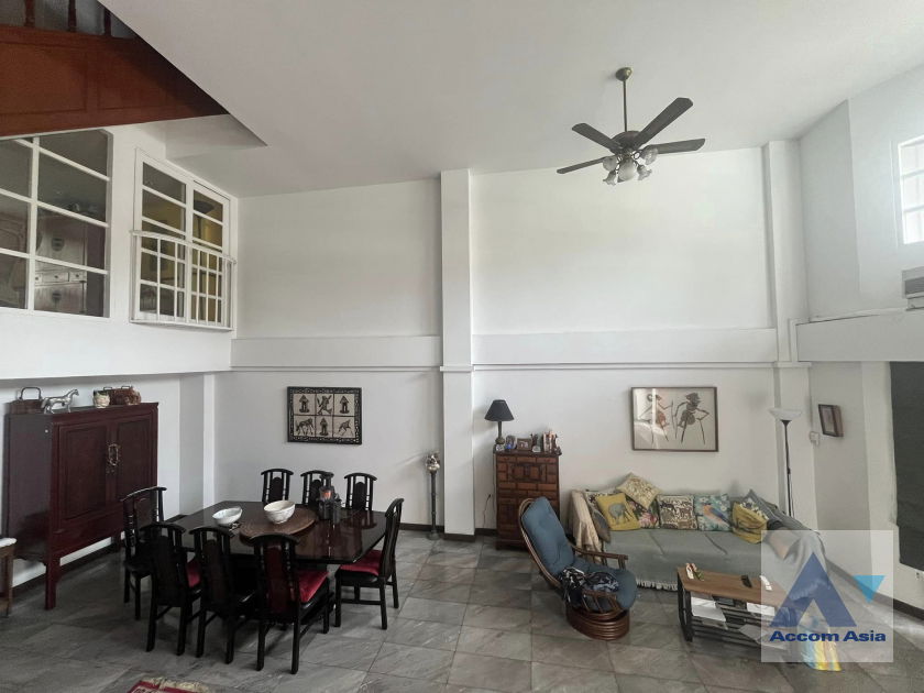 picture 🔼🔽 AccomA 📩 Home Office 4 BR Townhouse in Thung Maha Mek (AA42048) - 1/11