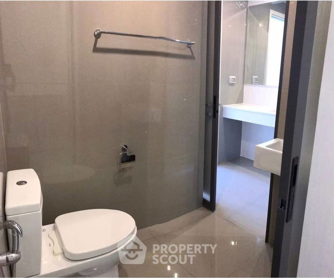รูป คอนโด 1-ห้องนอน ที่ ริทึ่ม สุขุมวิท42 ใกล้ BTS เอกมัย (ID 1959565) - รูปที่ 9/10