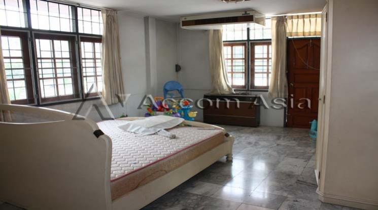 picture 🔼🔽 AccomA 📩  4 BR House in  (1715228) - 7/9