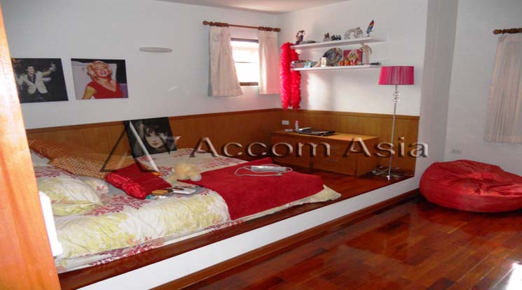picture 🔼🔽 AccomA 📩  3 BR House in Khlong Ton Nuea (94067) - 8/9