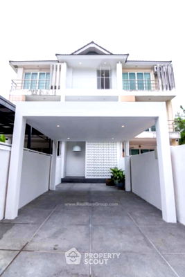 Townhouses for sale Union Mall : 4-BR Townhouse in Chan Kasem (ID 2084628)