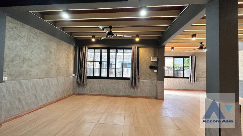 picture 🔼🔽 AccomA 📩  3 BR House in Khlong Ton Nuea (AA32558) - 4/20