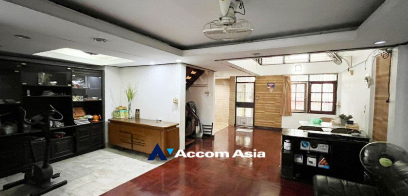 picture 🔼🔽 AccomA 📩  3 BR Townhouse in  (AA13908) - 6/19