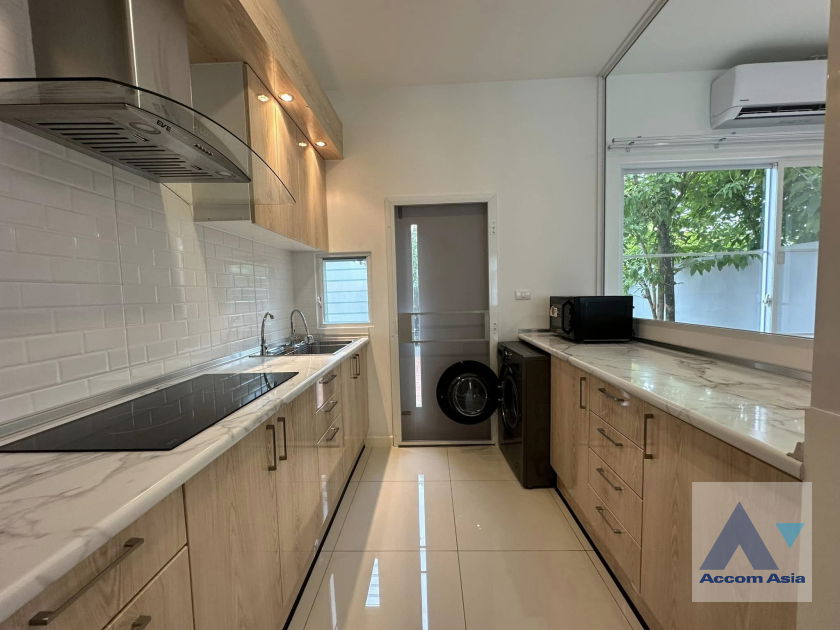 picture 🔼🔽 AccomA 📩  3 BR Townhouse @ (AA30847) - 11/18