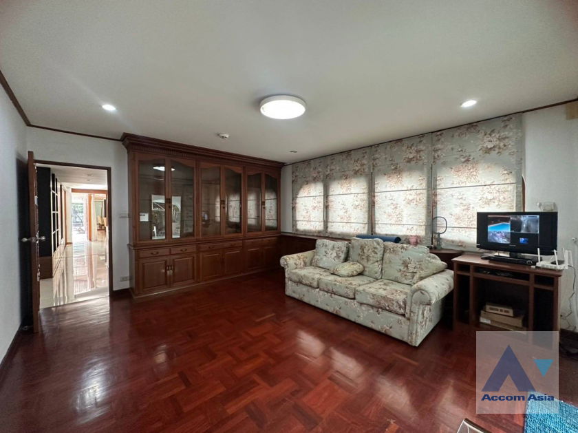 picture 🔼🔽 AccomA 📩 Garden,Private Swimming Pool,Pet friendly 5 BR House in  (10003601) - 12/20