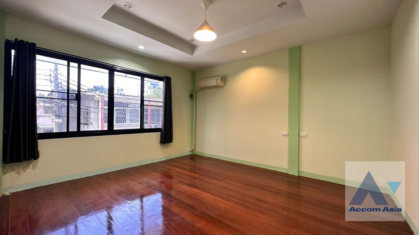 picture 🔼🔽 AccomA 📩  3 BR House in Khlong Ton Nuea (AA32558) - 12/20