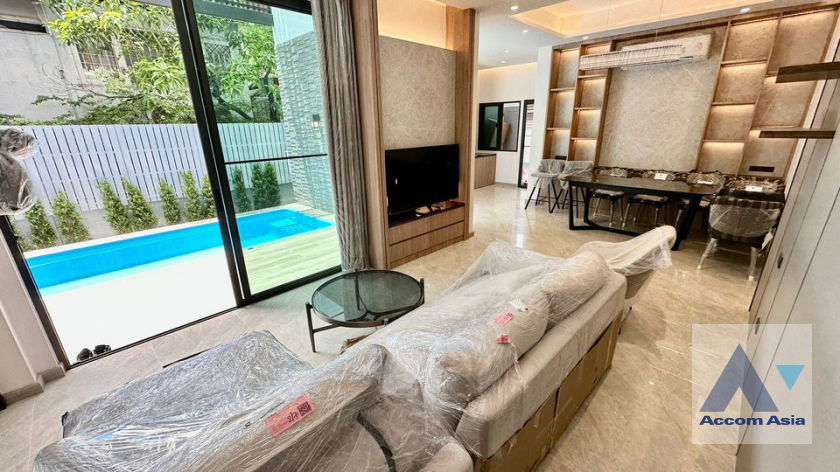 รูป 🔼🔽 AccomA 📩 Private Swimming Pool 4 BR House in Khlong Ton Nuea (AA35924) - รูปที่ 2/11