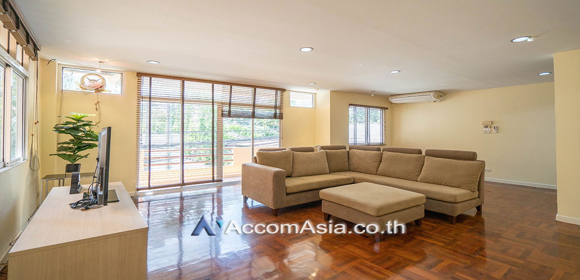 picture 🔼🔽 AccomA 📩 Pet friendly 4 BR House in Khlong Ton Nuea (2517228) - 6/19
