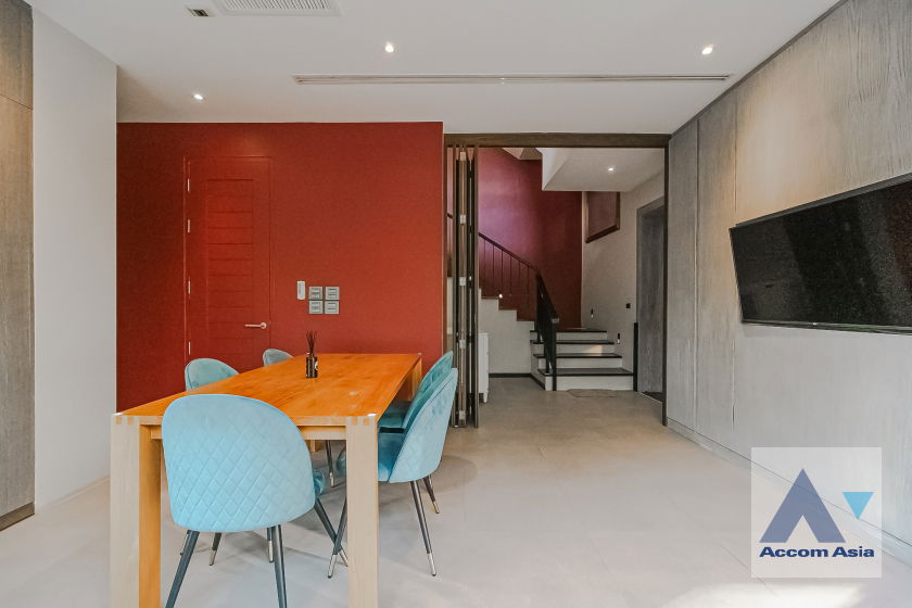 picture 🔼🔽 AccomA 📩 Private Swimming Pool,Double High Ceiling 4 BR House in Khlong Ton Nuea (AA42532) - 6/20