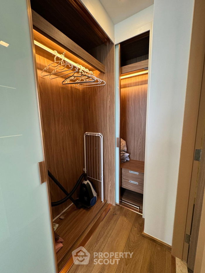 picture 1-BR Condo at Noble Be 33 near BTS Phrom Phong (ID 2112956) - 10/17