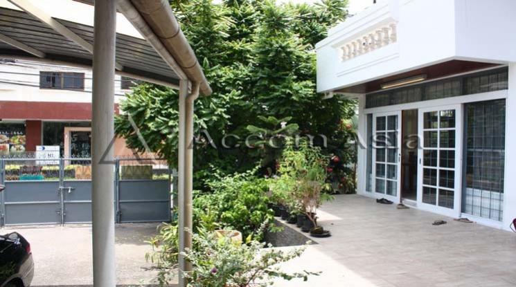 picture 🔼🔽 AccomA 📩  4 BR House in  (1715228) - 2/9