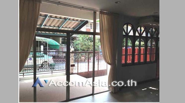 picture 🔼🔽 AccomA 📩  4 BR Townhouse in Khlong Toei Nuea (AA16379) - 2/4