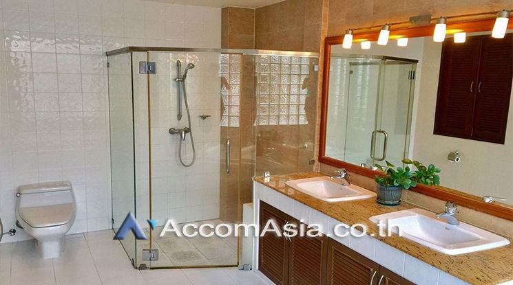รูป 🔼🔽 AccomA 📩 Fully furnished classic-style home with rooftop terrace (AA25719) - รูปที่ 10/16