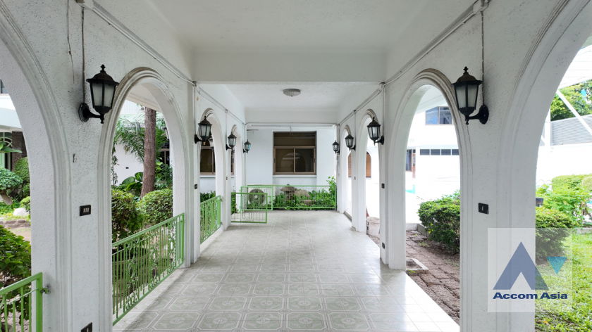 รูป 🔼🔽 AccomA 📩 Private Swimming Pool 4 BR House in Khlong Ton Nuea (AA40098) - รูปที่ 8/20
