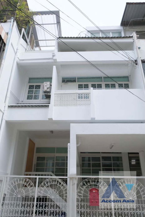 picture 🔼🔽 AccomA 📩 Home Office,Pet friendly 4 BR Townhouse in Khlong Toei (AA29533) - 1/19