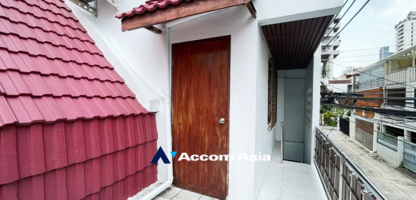 picture 🔼🔽 AccomA 📩  3 BR Townhouse in  (AA13908) - 18/19