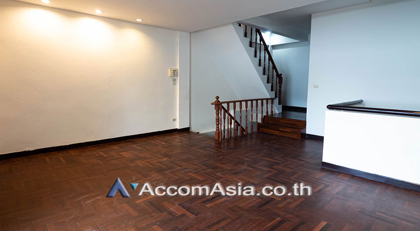 picture 🔼🔽 AccomA 📩  3 BR Townhouse in  (2520238) - 1/11