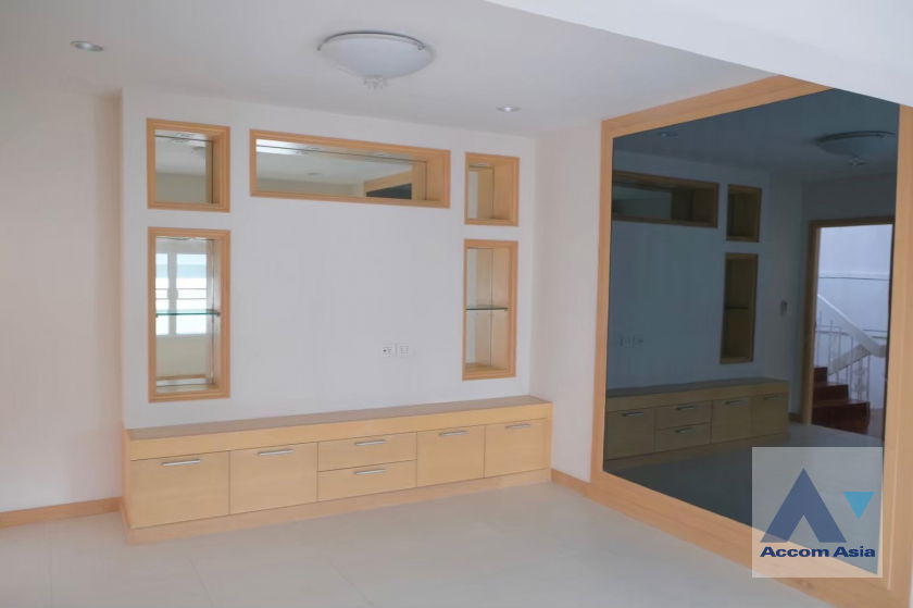 picture 🔼🔽 AccomA 📩 Home Office,Pet friendly 4 BR Townhouse in Khlong Toei (AA29533) - 12/19