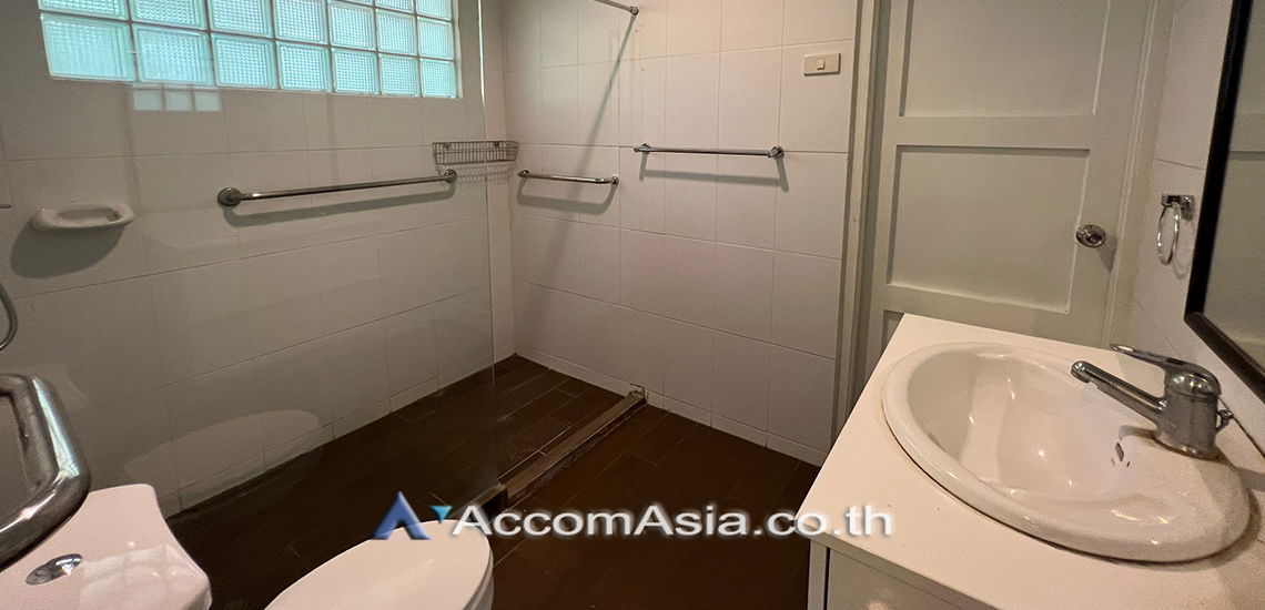 รูป 🔼🔽 AccomA 📩  4 BR House @Thai Village (59881) - รูปที่ 19/20