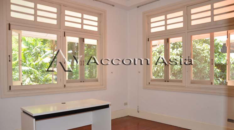 รูป 🔼🔽 AccomA 📩 Colonial-style home with spacious layout and steel kitchen (10002403) - รูปที่ 20/20