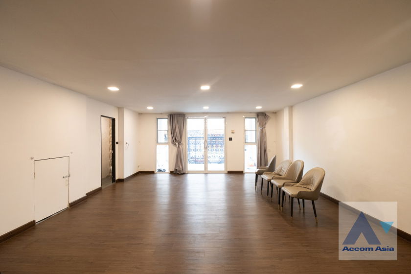 picture 🔼🔽 AccomA 📩  5 BR Townhouse @ (13001499) - 4/20