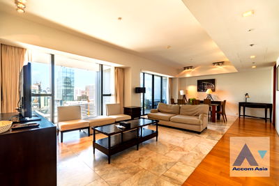 Condos for rent Silom and Sathorn Road : 🔼🔽 AccomA 📩 Modern condo with glass walls and wooden built-ins (1518394)