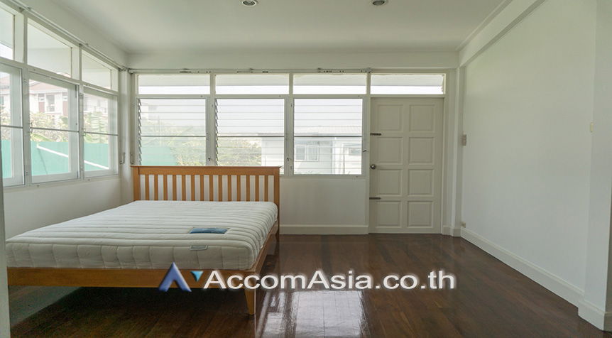 picture 🔼🔽 AccomA 📩 Private Swimming Pool,Pet friendly 3 BR House in Phra Khanong Nuea (40214) - 9/12