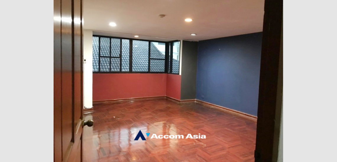 picture 🔼🔽 AccomA 📩  4 BR Townhouse in  Lumphini (AA24945) - 4/10