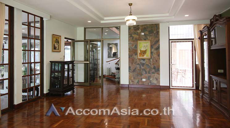 picture 🔼🔽 AccomA 📩 Home Office 4 BR House in Khlong Toei Nuea (AA14571) - 10/19